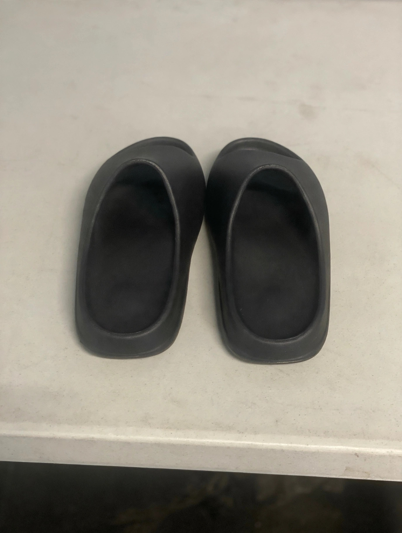 Top view of black YS-01 Onyx slides